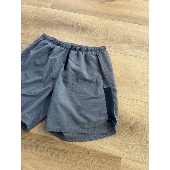 NIKE | SHORTS - Picture 3 of 7